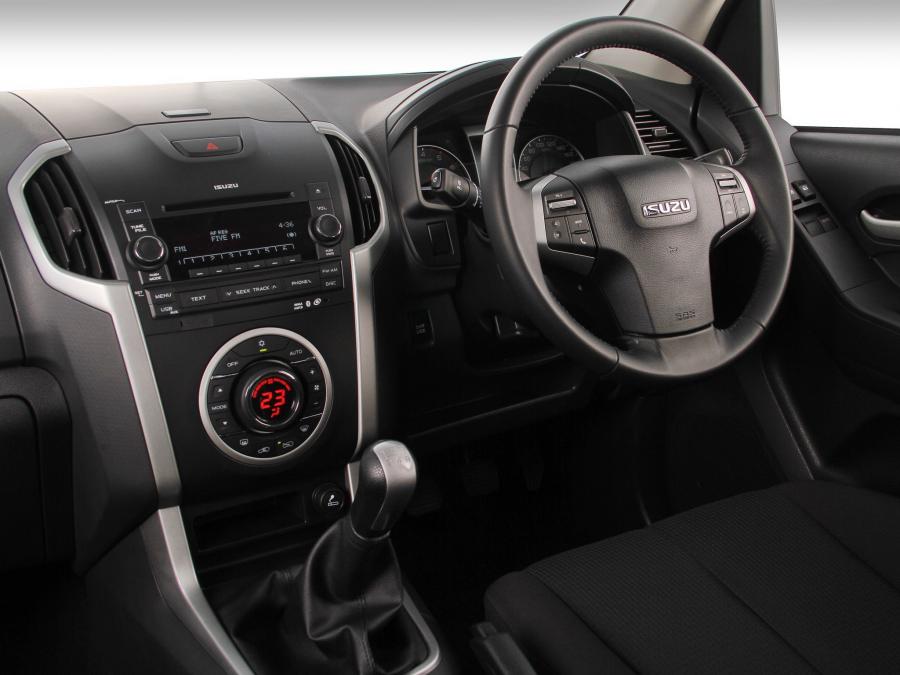  Isuzu KB 300 Extended Cab 2013 года  (фото 12 из 12)